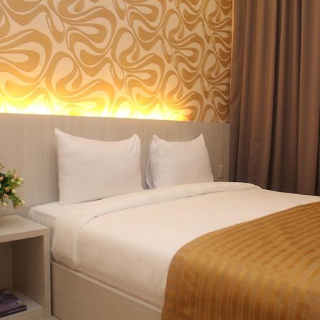 Lj Hotel Medan Exterior foto