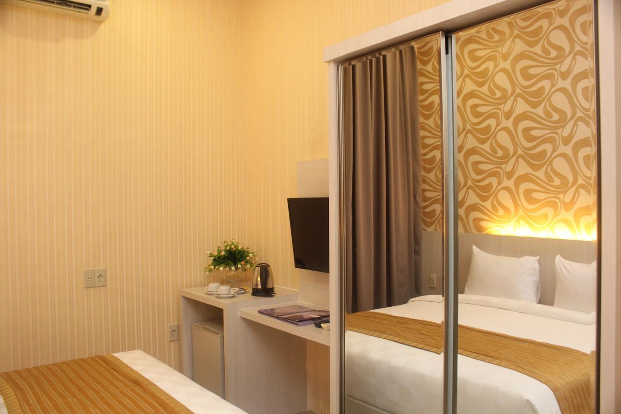 Lj Hotel Medan Exterior foto
