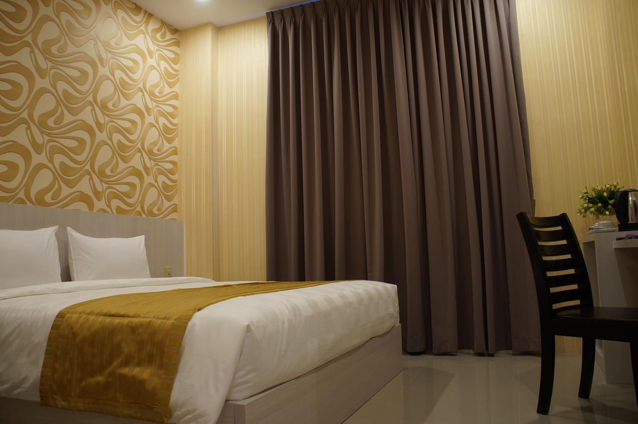 Lj Hotel Medan Exterior foto